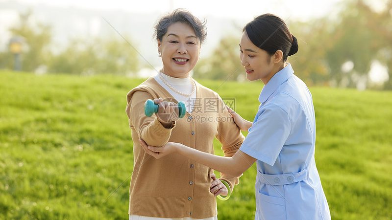日间照料中心加盟，费用构成揭秘**