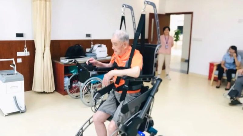 上海养老护理员收入水平揭秘：影响因素与未来趋势**